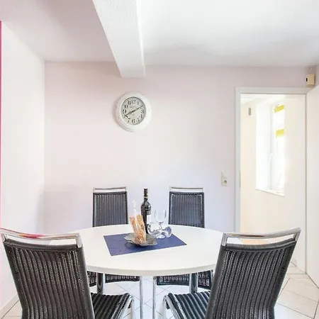 1 Bedroom * Battenberg (Eder)