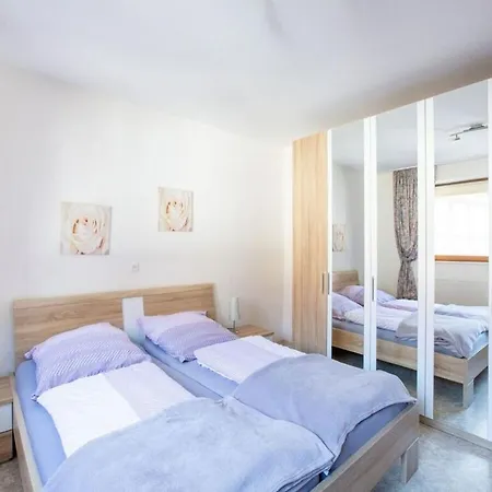 1 Bedroom Holiday home